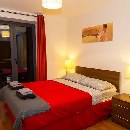 Spacous Escape 3br Ensuited Free Parking Apartament Dublin