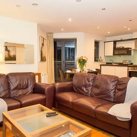 Spacous Escape 3br Ensuited Free Parking Dublín