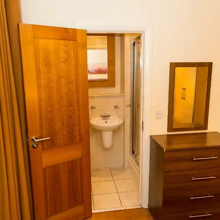 Spacous Escape 3br Ensuited Free Parking * Dublin