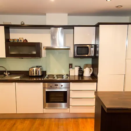 Spacous Escape 3br Ensuited Free Parking Dublin