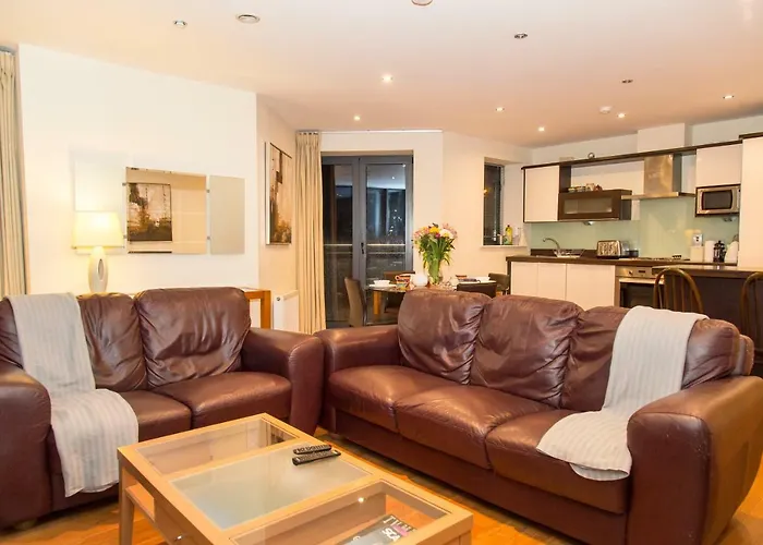 Spacous Escape 3br Ensuited Free Parking Dublin