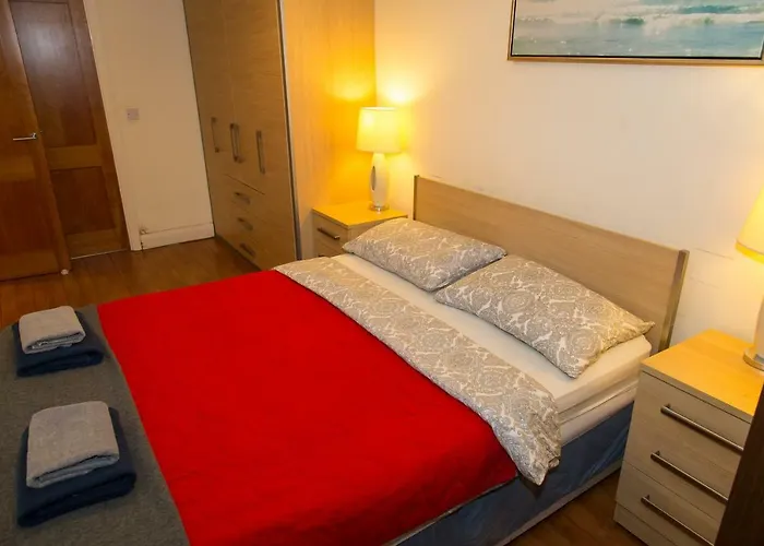 Spacous Escape 3br Ensuited Free Parking Apartment