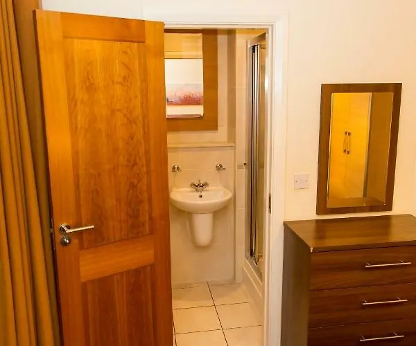 Spacous Escape 3br Ensuited Free Parking * Dublin