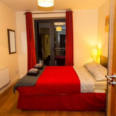 Spacous Escape 3br Ensuited Free Parking Daire *