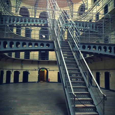 Spacous Escape 3br Ensuited Free Parking Daire